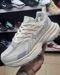 NIKE V2k RUN DAMA PREMIUM + CAJA