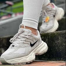 NIKE V2k RUN DAMA PREMIUM + CAJA